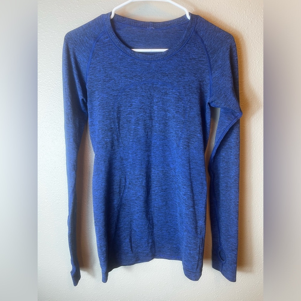 Lululemon Swiftly Tech Long‎ Sleeve Crew Size Cerulean Blue Size 6